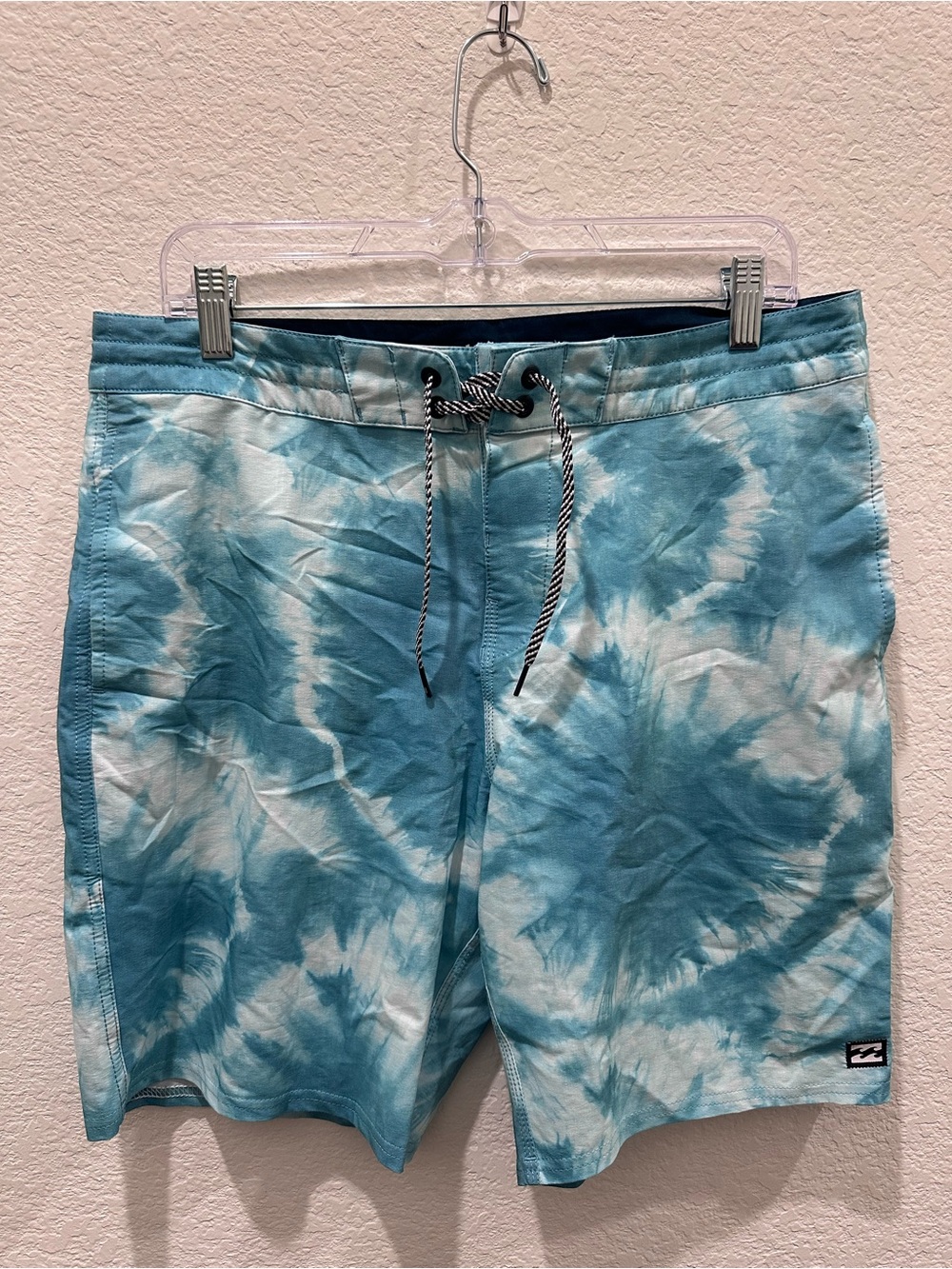 Billabong All Day Recycler Tie Dye Board Shorts Men’s 32 Blue White Surf Swim